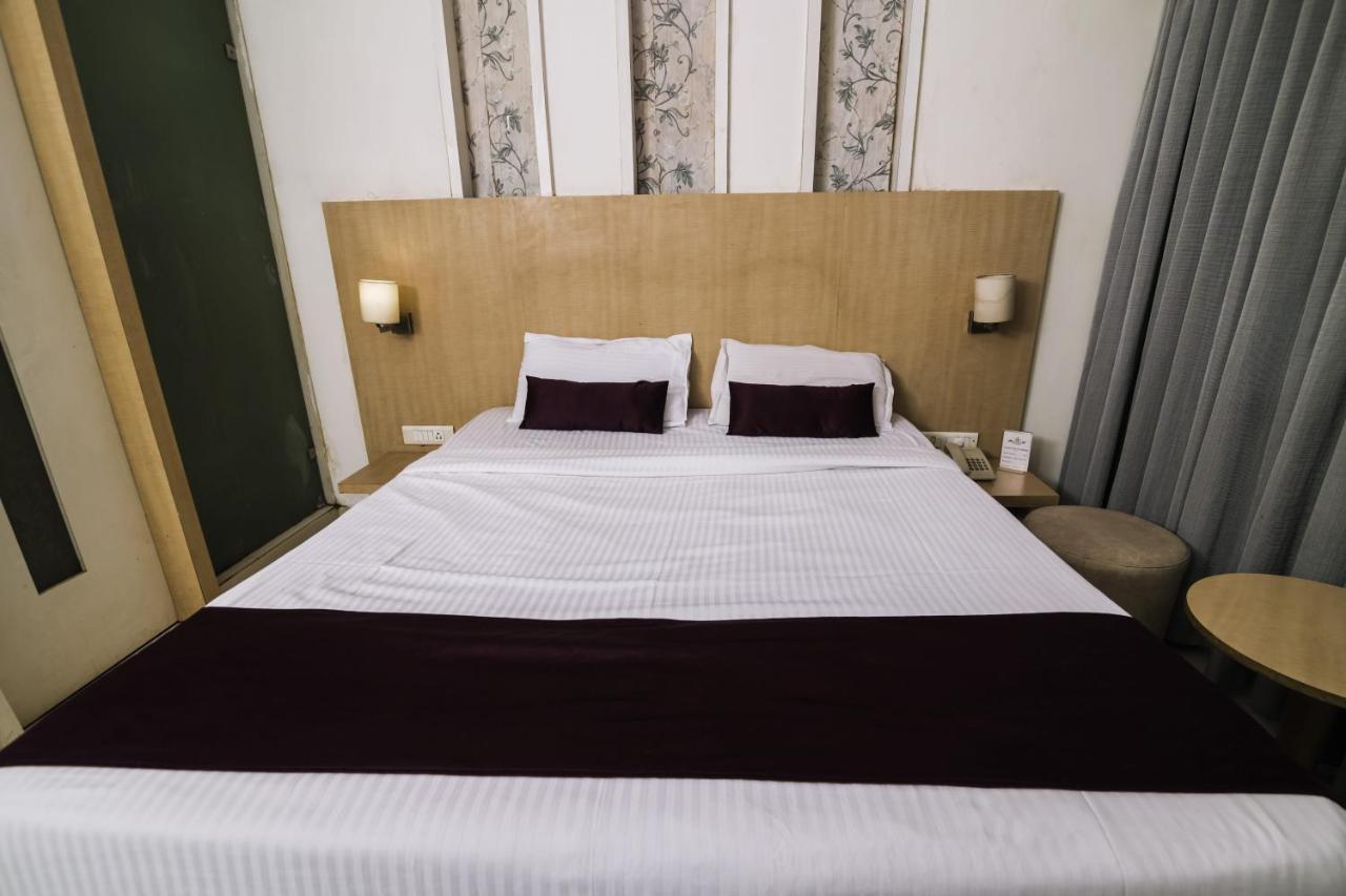 Hotel Monarch Guestline In Midc Rabale, นาวีมุมไบ ภายนอก รูปภาพ