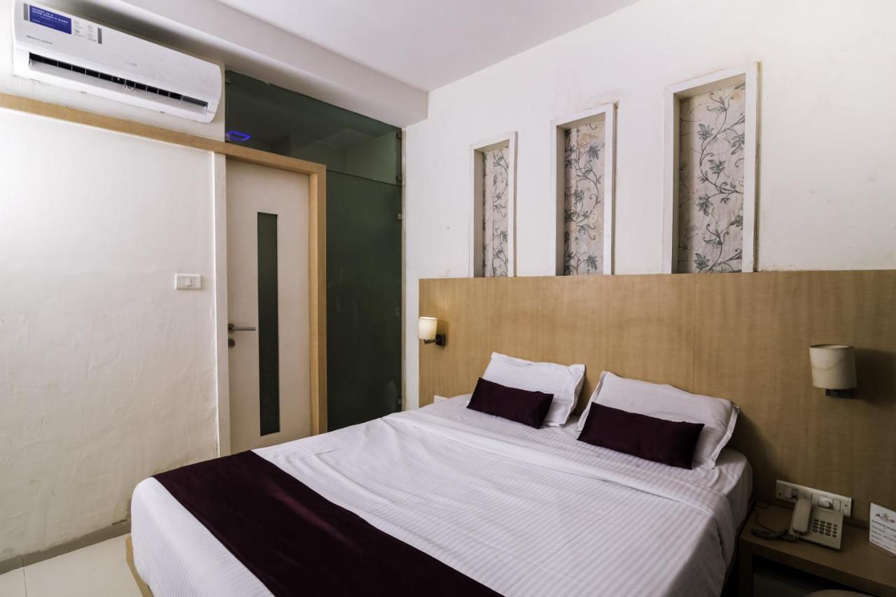 Hotel Monarch Guestline In Midc Rabale, นาวีมุมไบ ภายนอก รูปภาพ
