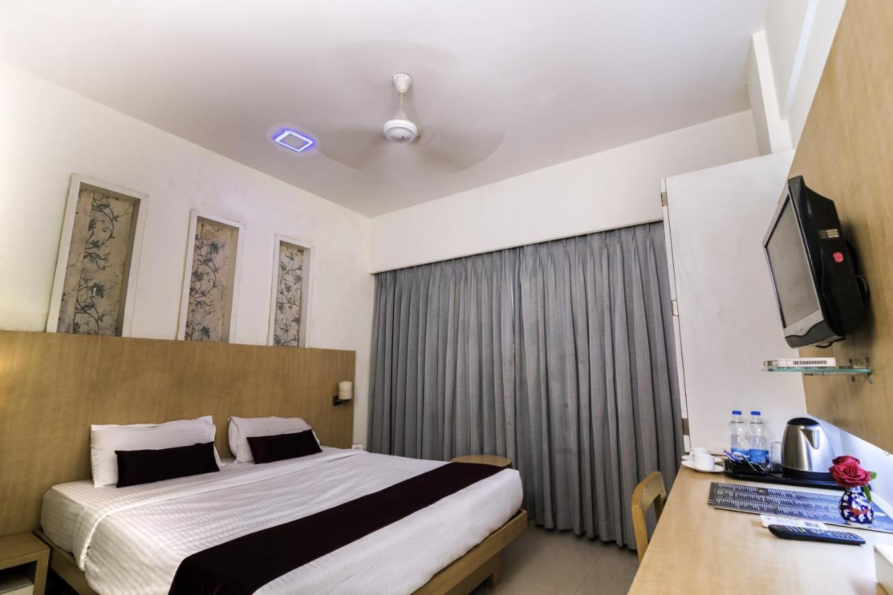 Hotel Monarch Guestline In Midc Rabale, นาวีมุมไบ ภายนอก รูปภาพ
