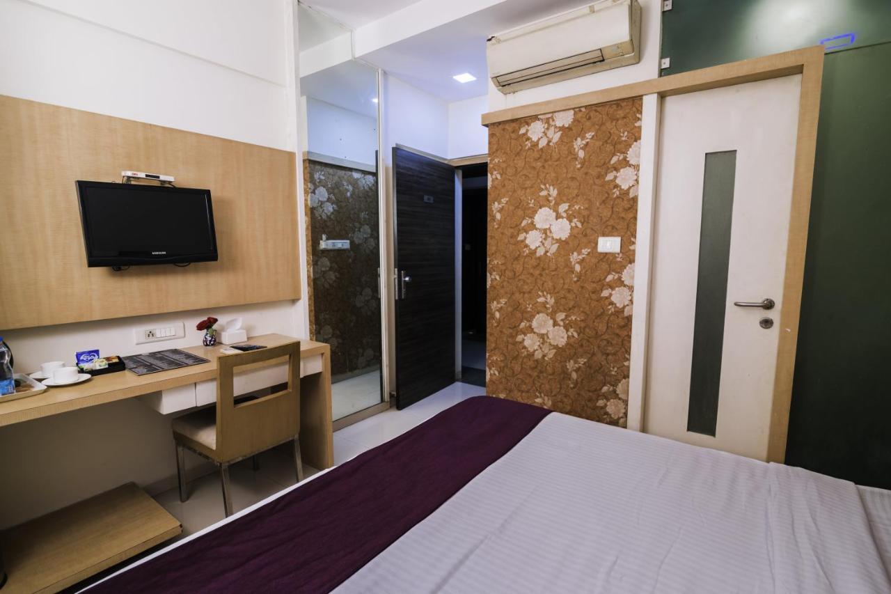 Hotel Monarch Guestline In Midc Rabale, นาวีมุมไบ ภายนอก รูปภาพ