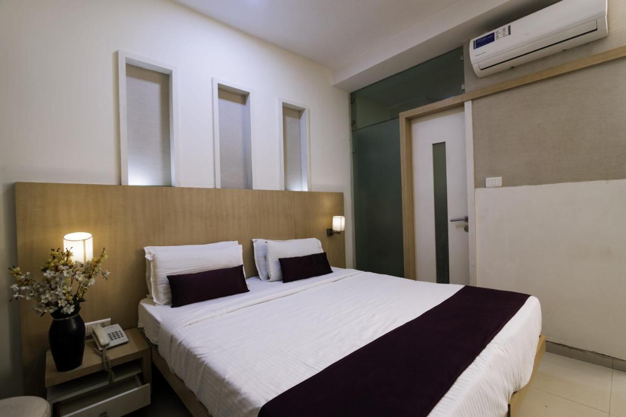 Hotel Monarch Guestline In Midc Rabale, นาวีมุมไบ ภายนอก รูปภาพ